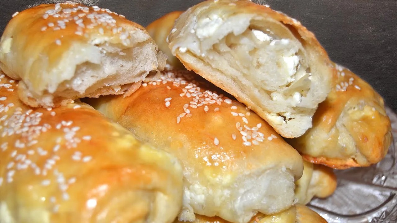 ДЪРПАНИ БАНИЧКИ С МАЯ - МНОГО ПУХКАВИ И ВКУСНИ!